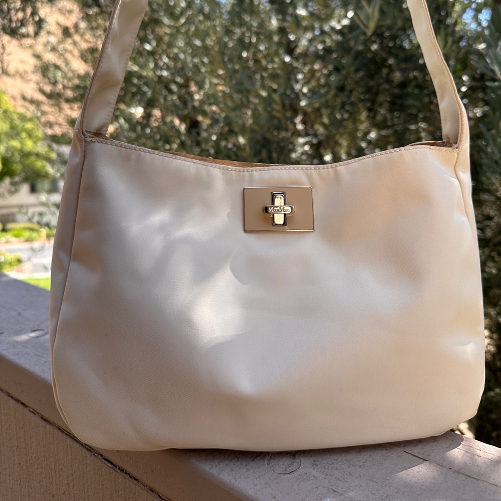 SOLD ❌ Max Mara Shoulder Bag in Cream